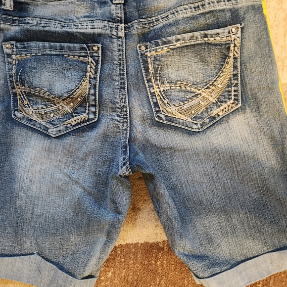New Directions Distressed Blue Jean Shorts - Picture 2 of 3